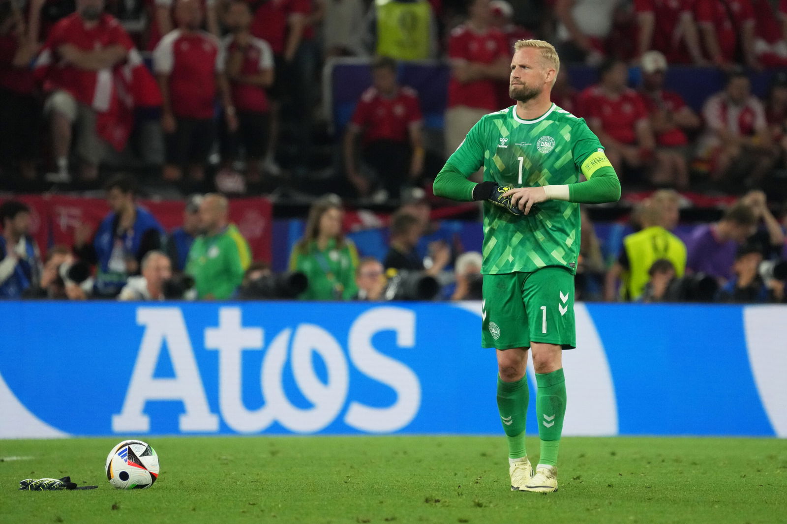 Kasper Schmeichel Shows Us What Celtic’s Transfer Policy And Window