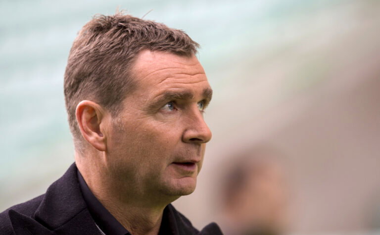 19/10/13 SCOTTISH PREMIERSHIP.HIBERNIAN v CELTIC (1-1).EASTER ROAD STADIUM - EDINBURGH.Celtic legend Peter Grant.